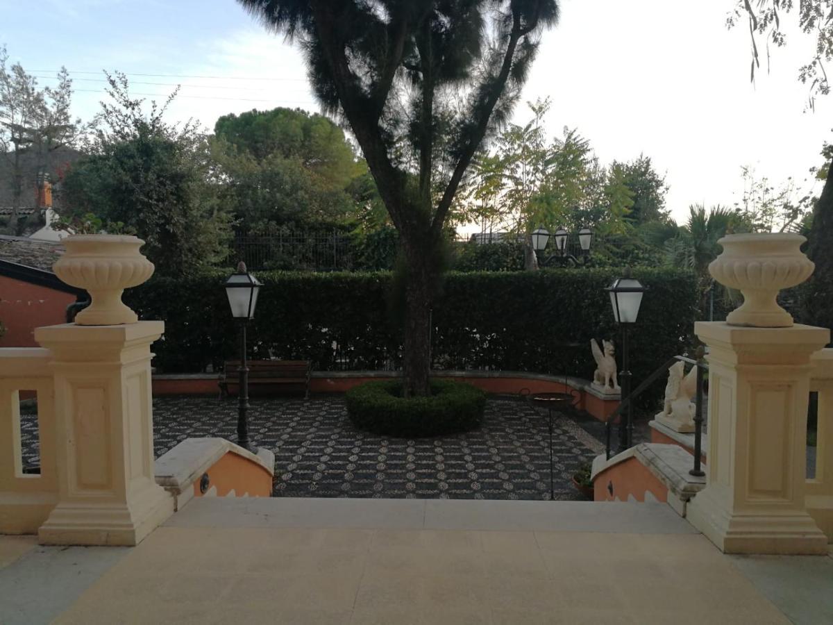 Hotel Villa Paradiso Dell'Etna ซานโจวานี ลาปุนตา ภายนอก รูปภาพ