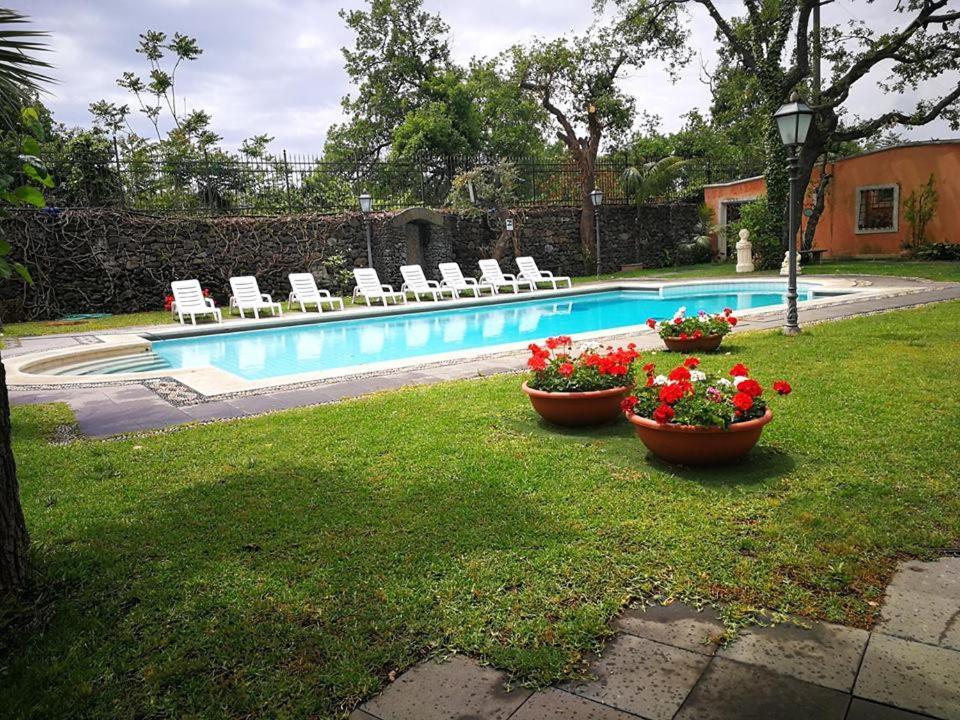 Hotel Villa Paradiso Dell'Etna ซานโจวานี ลาปุนตา ภายนอก รูปภาพ