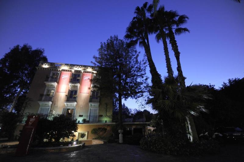 Hotel Villa Paradiso Dell'Etna ซานโจวานี ลาปุนตา ภายนอก รูปภาพ